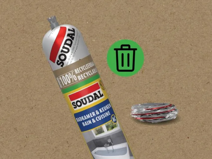Cartouche en carton avec poche compressée